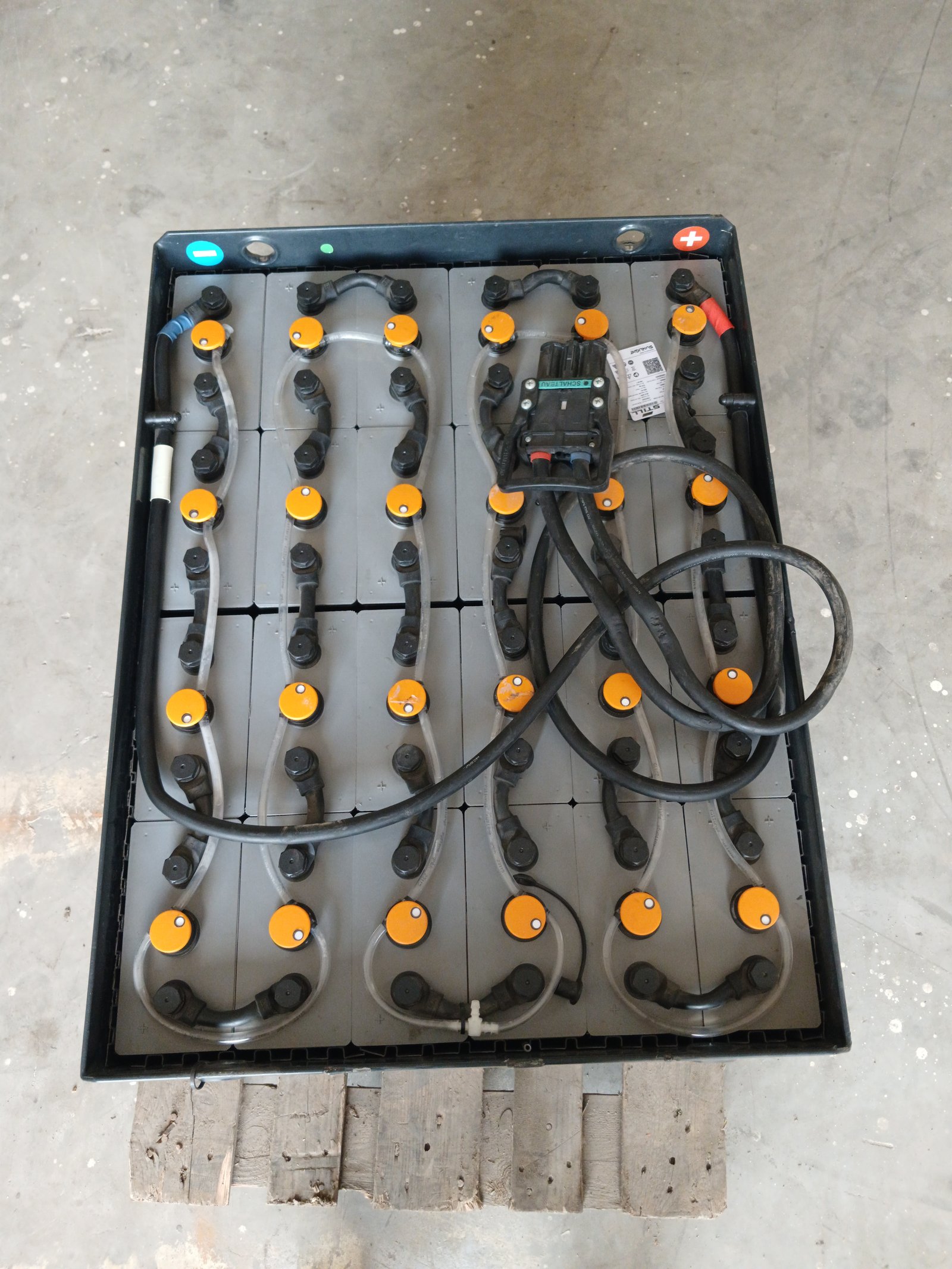 بطارية حمض رصاص ايطالي  SUNLIGHT Lead - acid  فولت 48 - 625 امبير - صورة 2