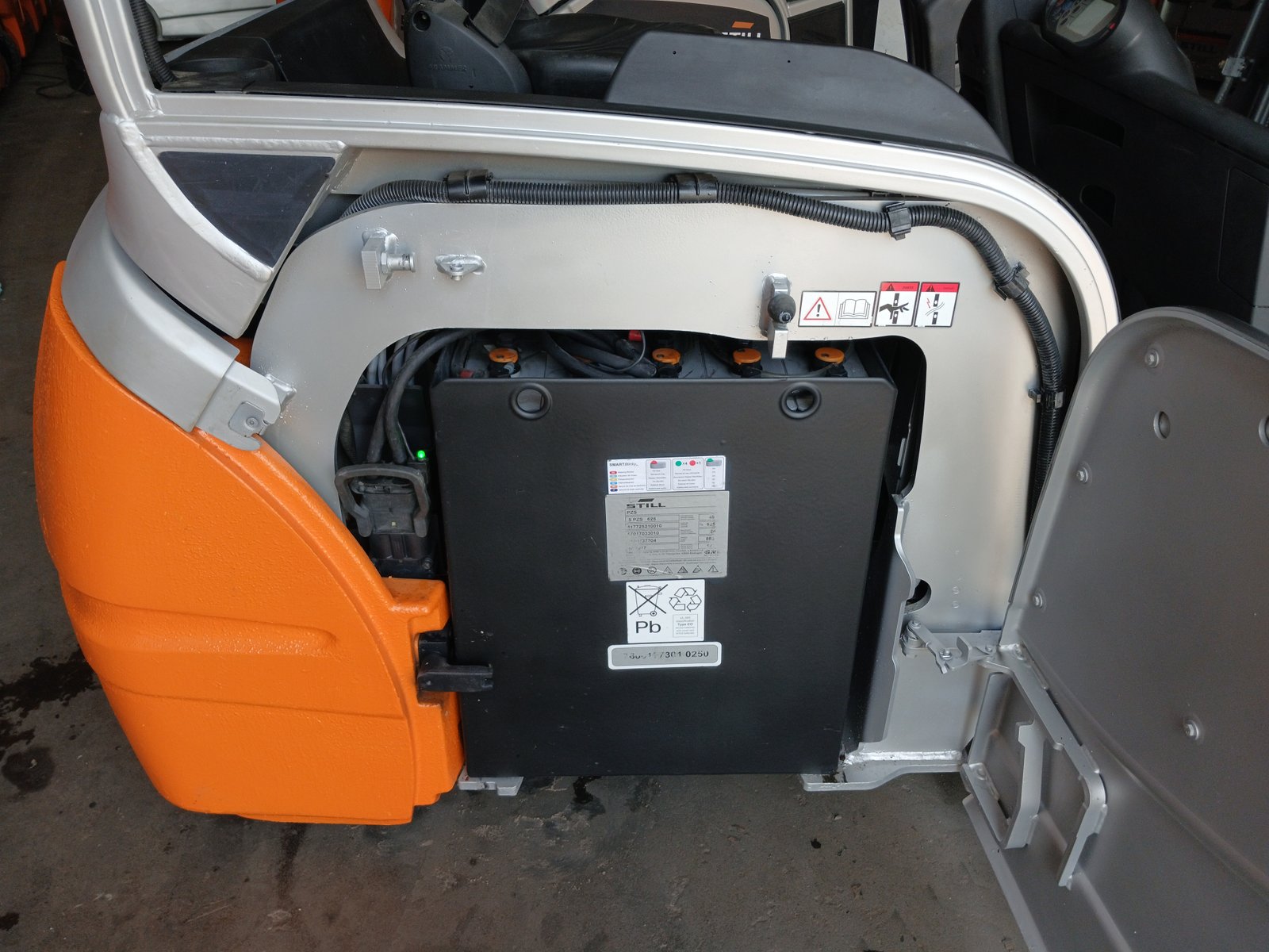 فوركليفت كهرباء الماني STILL RX20-20 حمولة 2 طن - صورة 4
