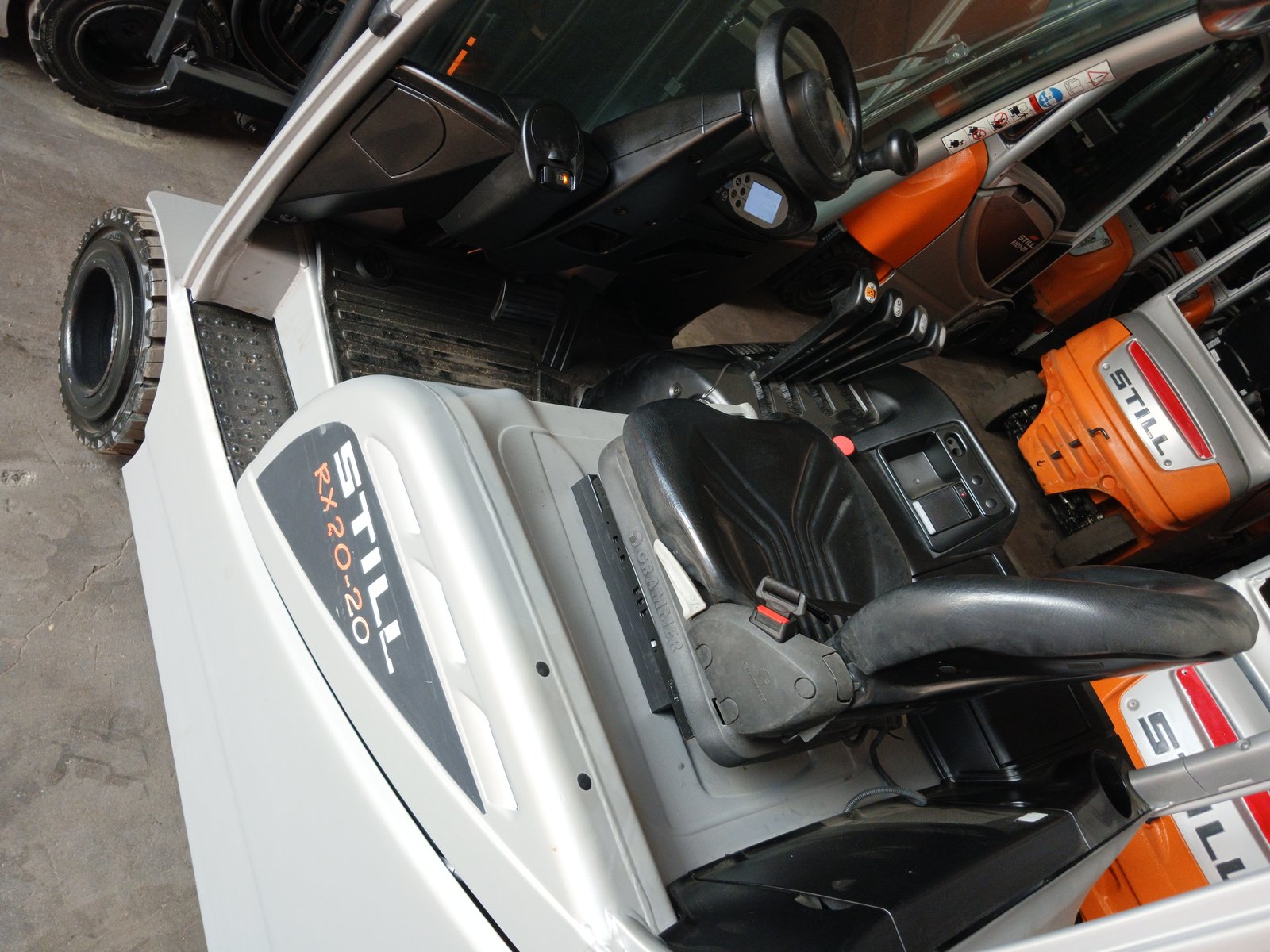 فوركليفت كهرباء الماني STILL RX20-20 حمولة 2 طن - صورة 3